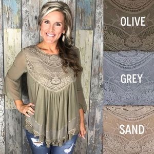 NWT “sand” bellsleeved blouse